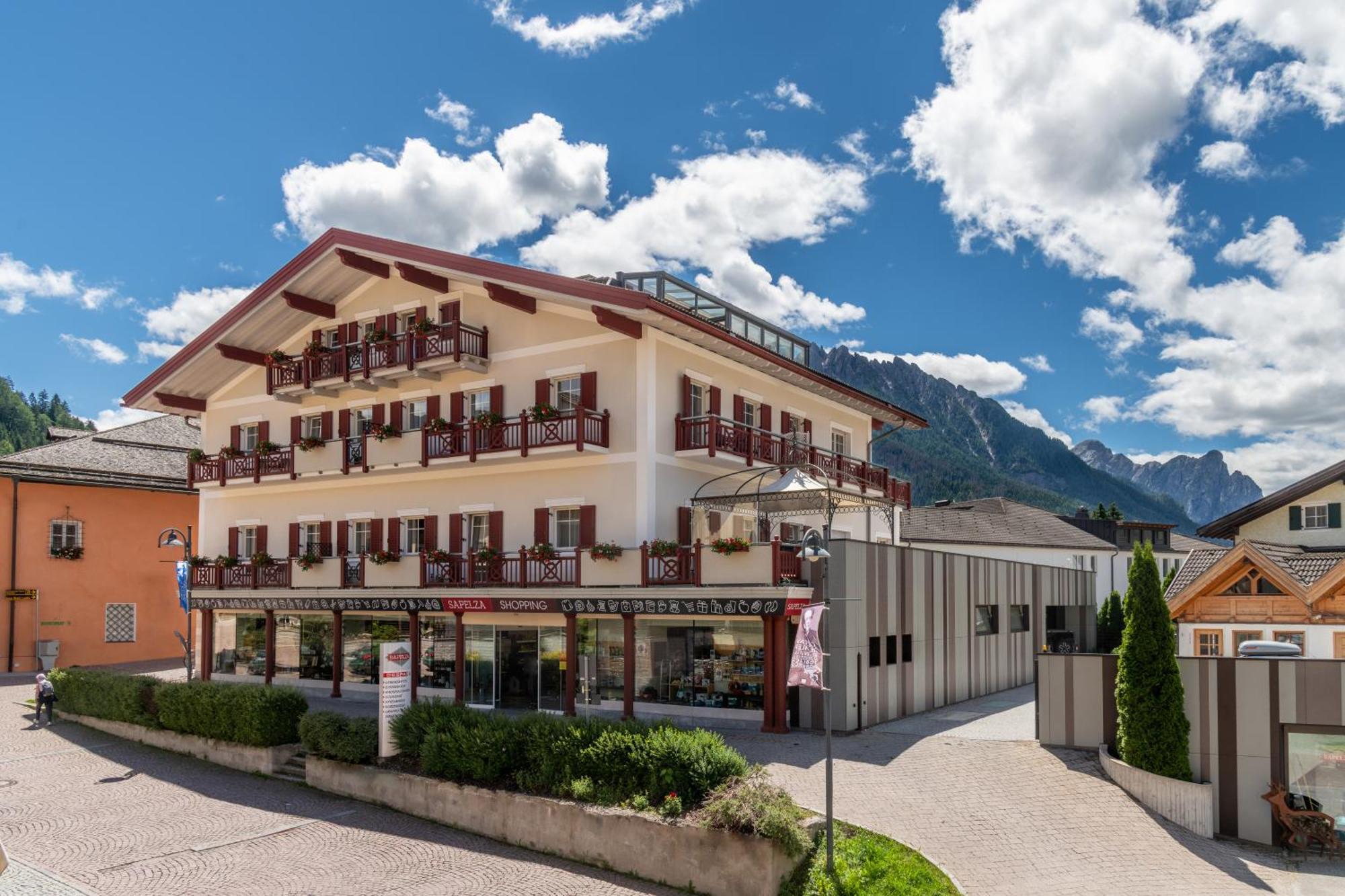 Sapelza Appartementhaus Dobbiaco Dış mekan fotoğraf