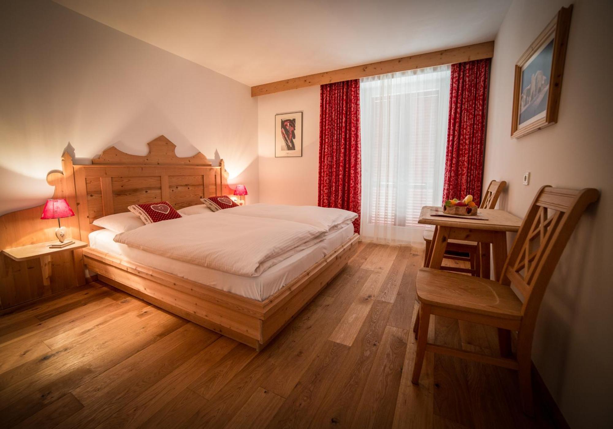 Sapelza Appartementhaus Dobbiaco Dış mekan fotoğraf