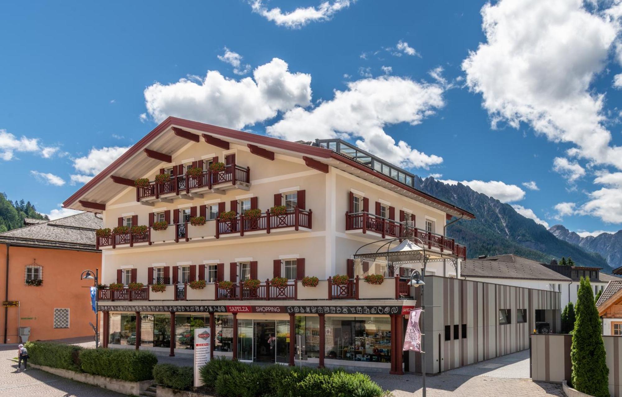 Sapelza Appartementhaus Dobbiaco Dış mekan fotoğraf